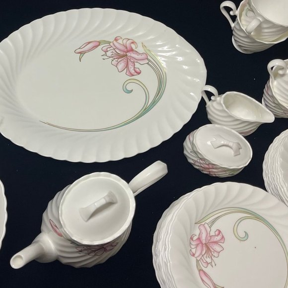 Vintage NIKKO Fine Bone China Rhubrum Lily Serviceware Rare Beautiful - Picture 4 of 16